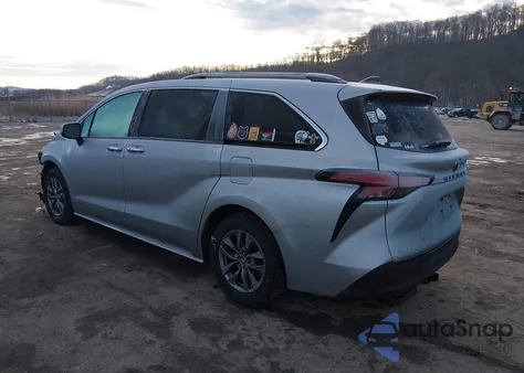 2021 Toyota Sienna Xle z USA, uszkodzony, nr VIN 5TDYSKFC7MS032490